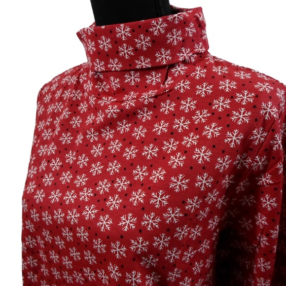 Red Snowflake Turtleneck - Picture 3 of 8